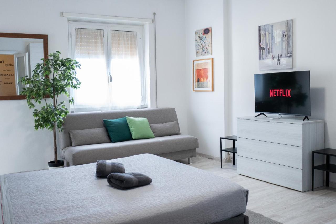 Nonna Pina Guest House Moderno Appartamento Vicino Metro AWifi,Netflix โรม ภายนอก รูปภาพ